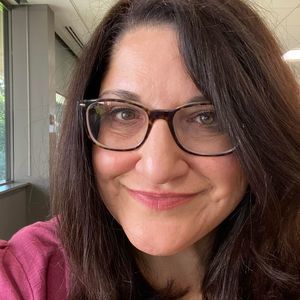 Meet your Posher, Stephanie